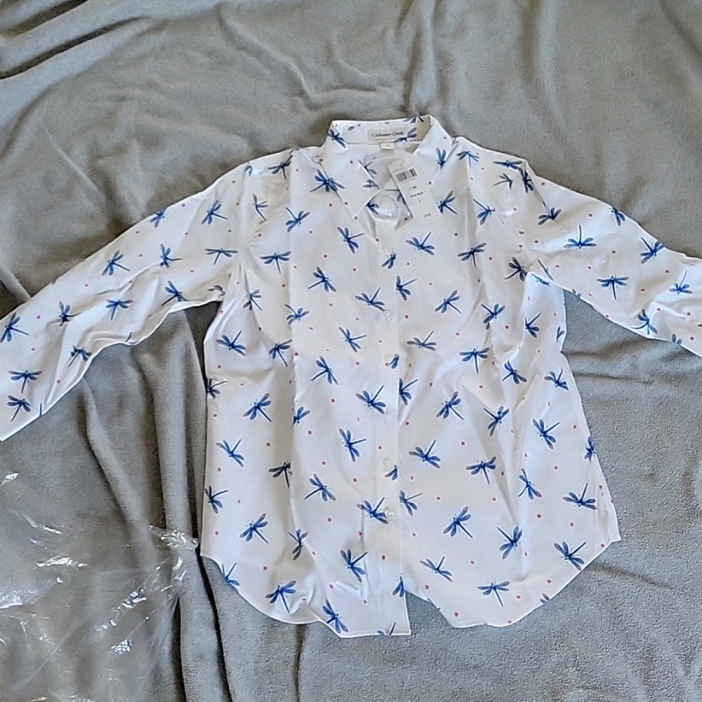 Coldcreek Size 8 womens button down shirt.